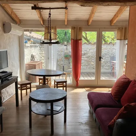 Dans Maison De Village * Labeaume